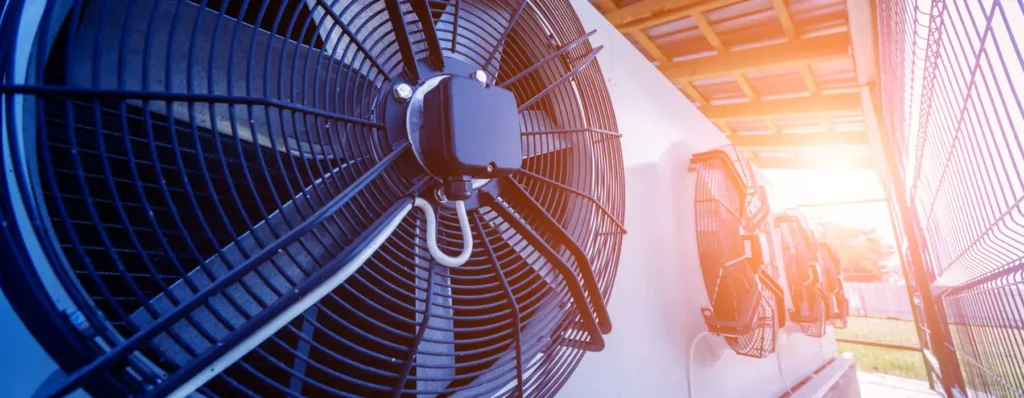 Industrielles Lüftersystem einer Klimaanlage bei Kim Key – für effiziente Kühlung mit professioneller Wartung und Beratung.